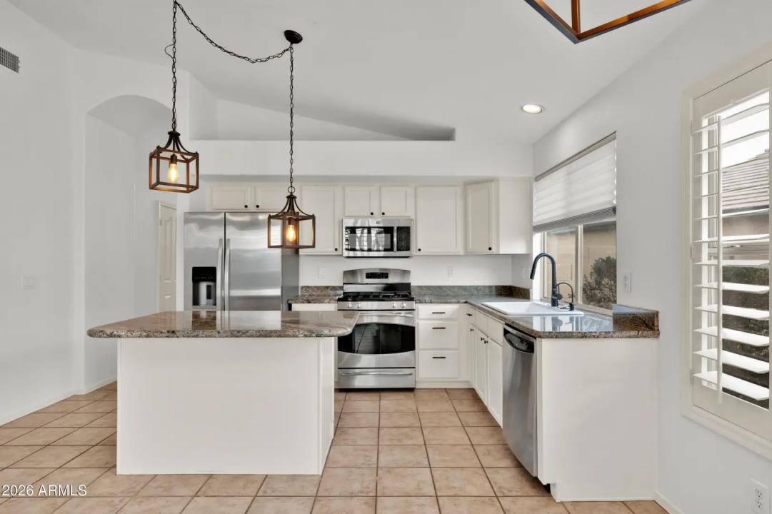 Real Estate Picture 6