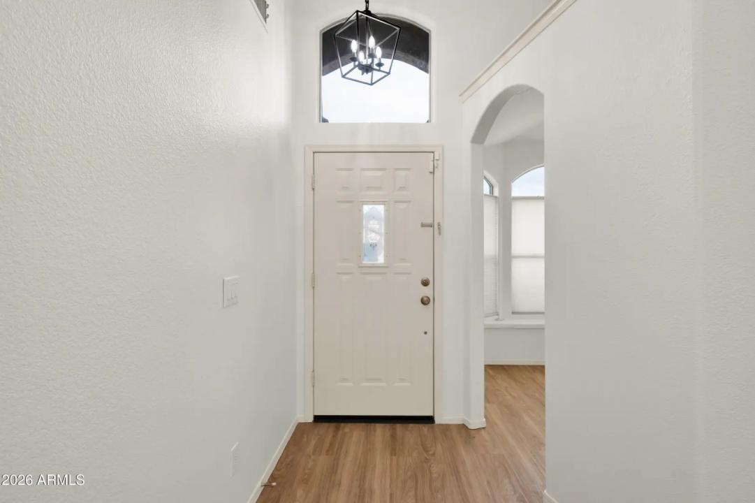 Real Estate Picture 3