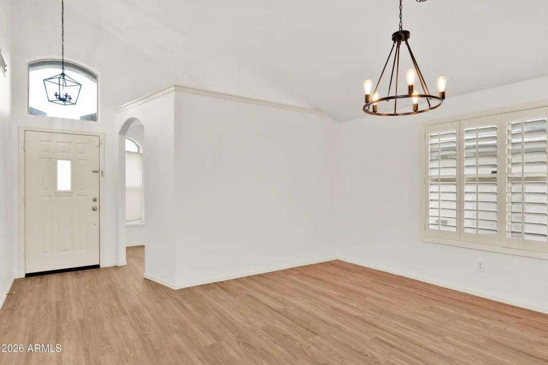 Real Estate Picture 5