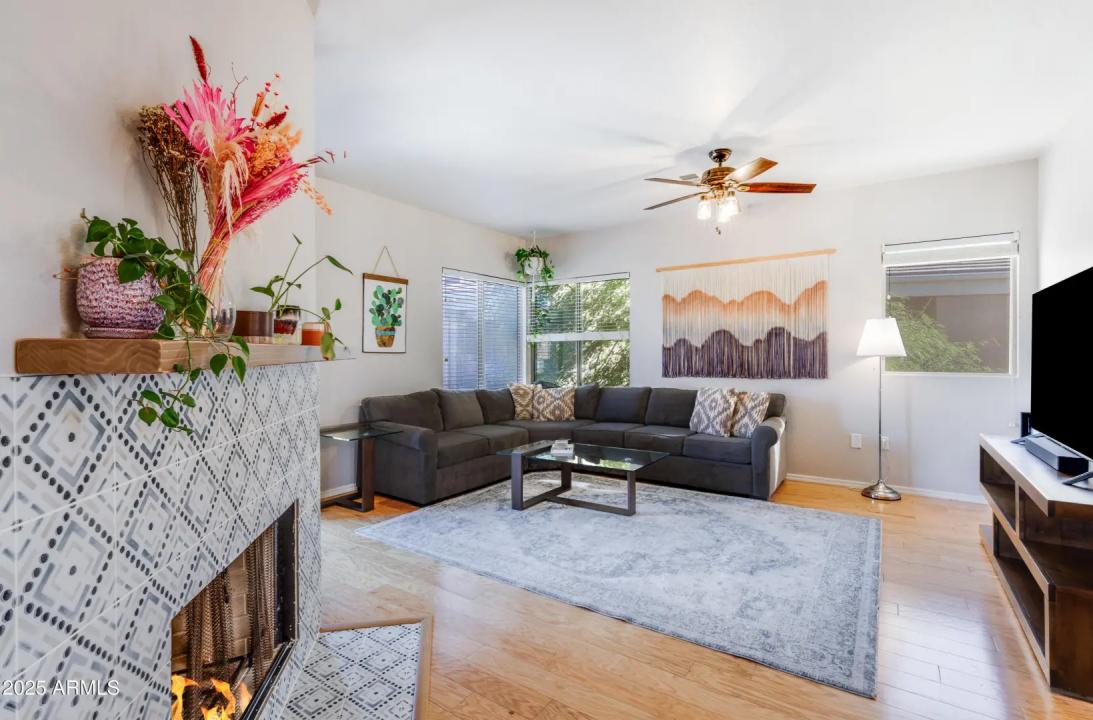 Real Estate Picture 4