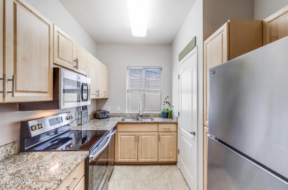 Real Estate Picture 10