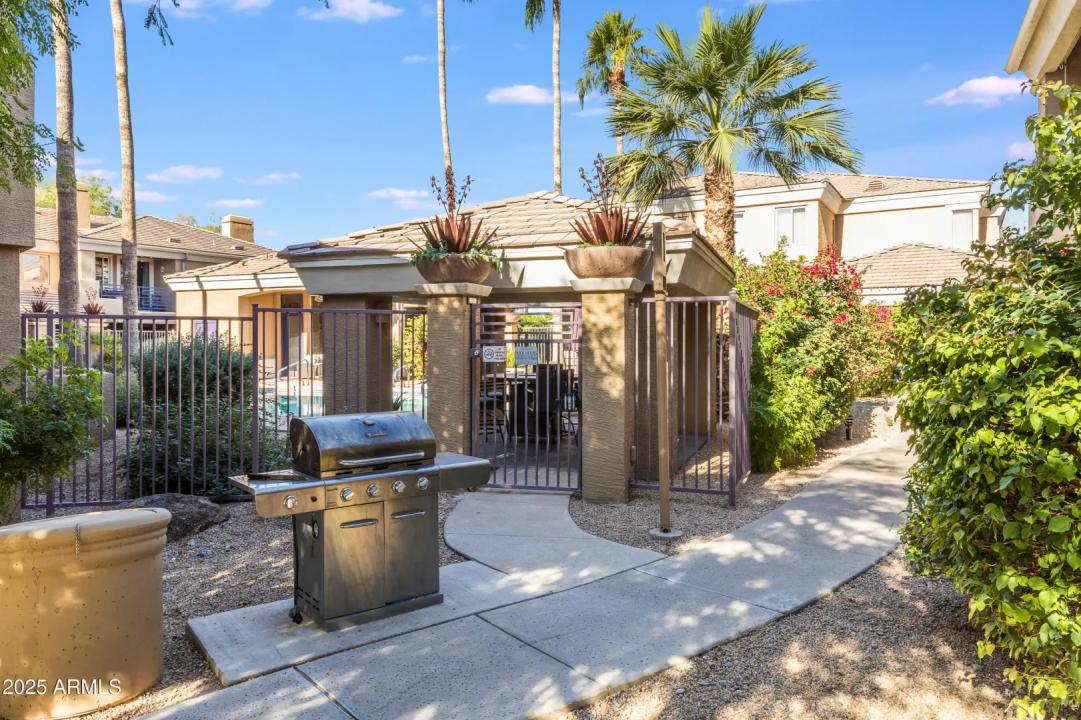 Real Estate Picture 24