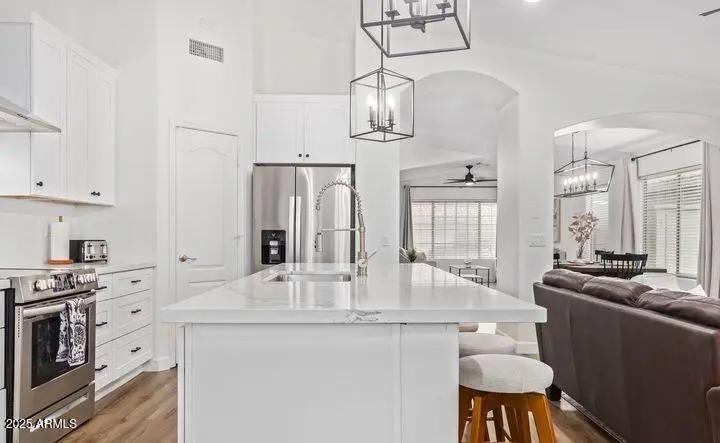 Real Estate Picture 6