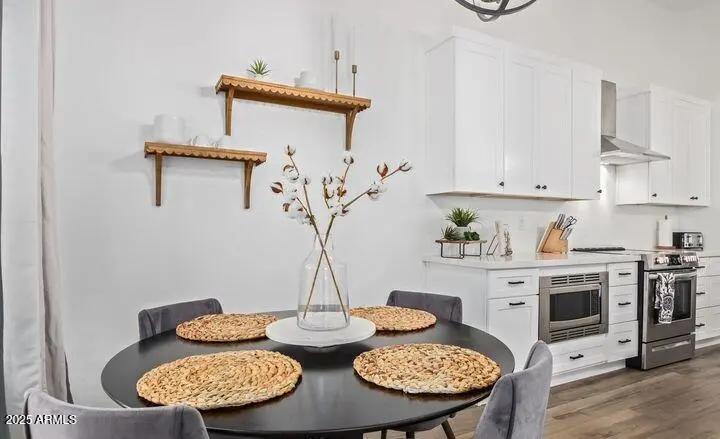 Real Estate Picture 8