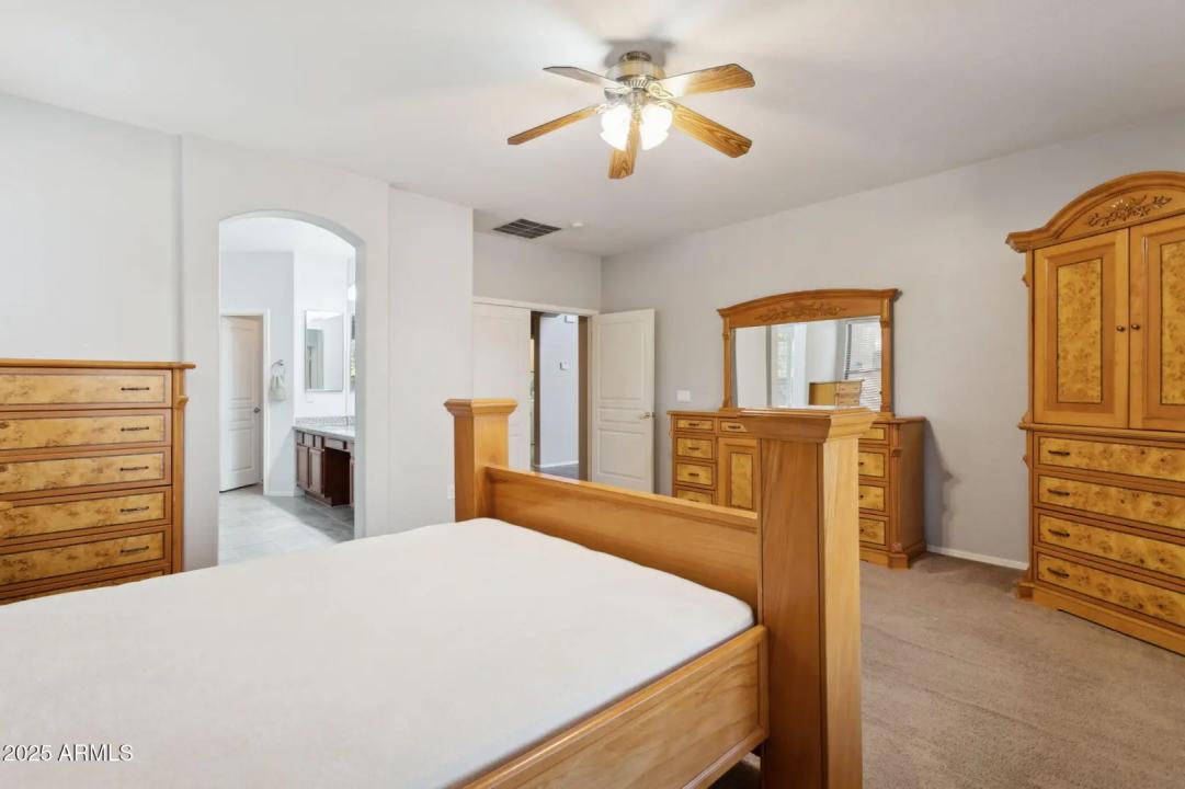 Real Estate Picture 14