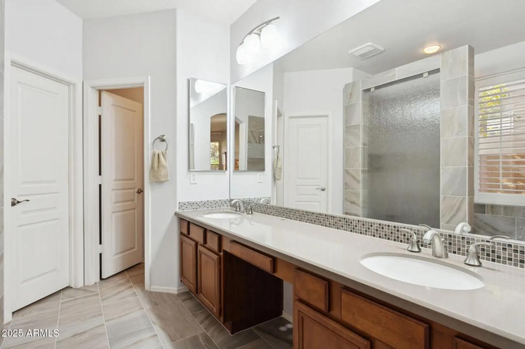 Real Estate Picture 15