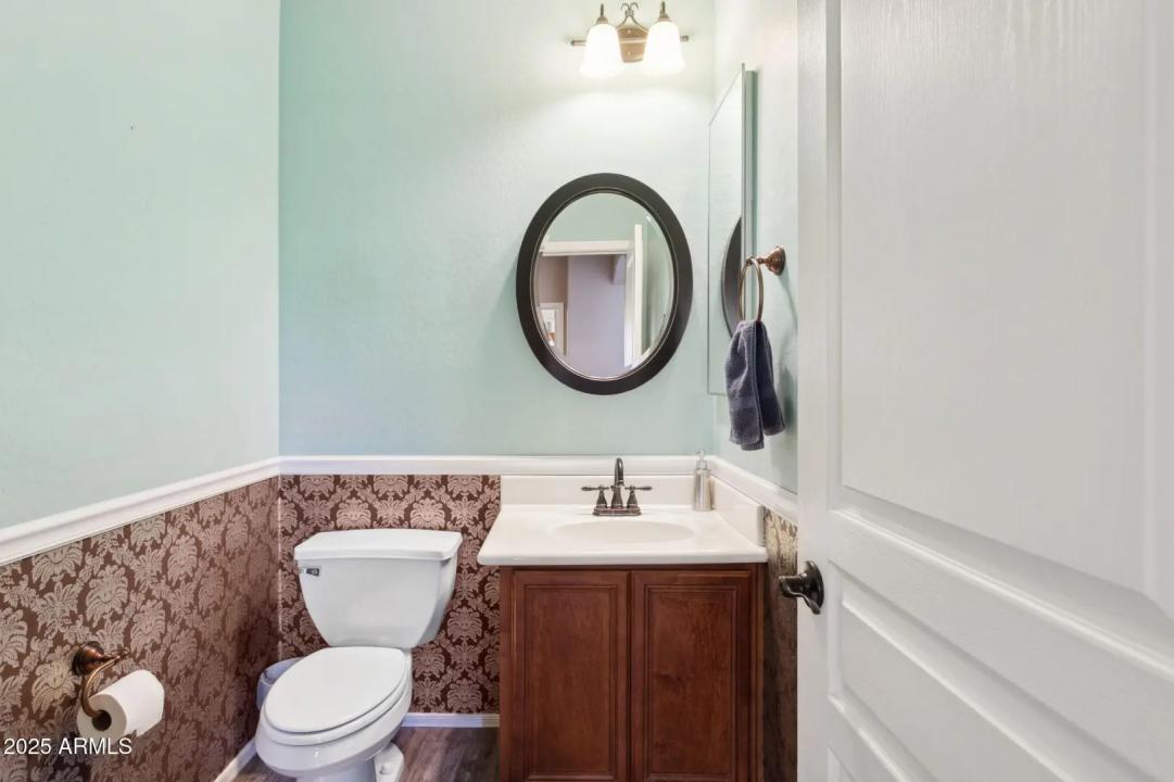 Real Estate Picture 22