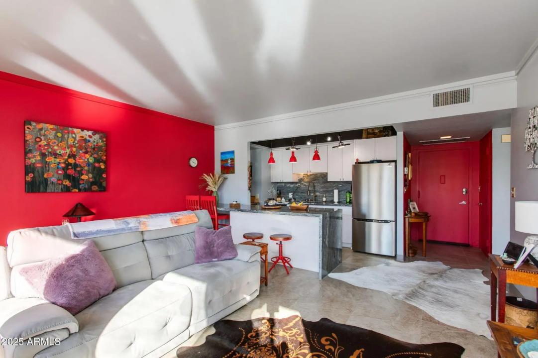 Real Estate Picture 3