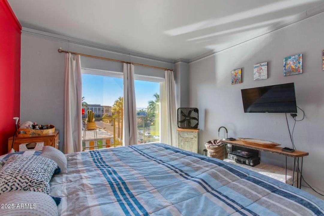 Real Estate Picture 6