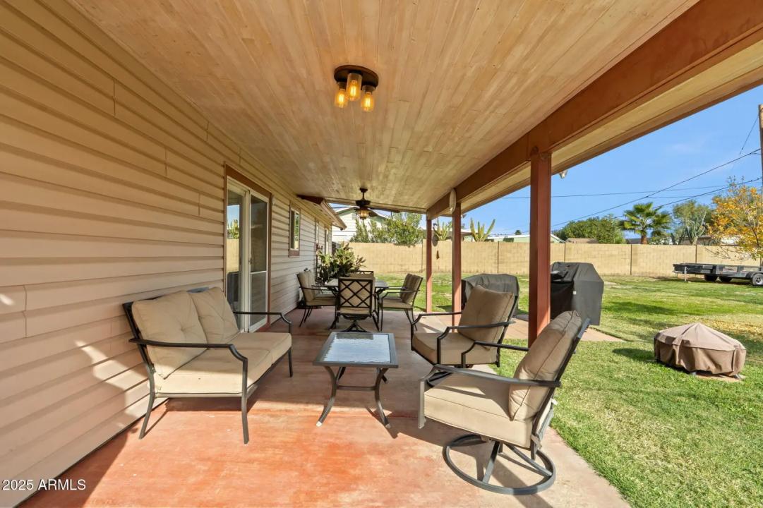 Real Estate Picture 23