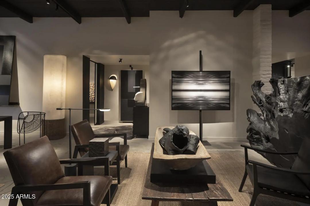 Real Estate Picture 9