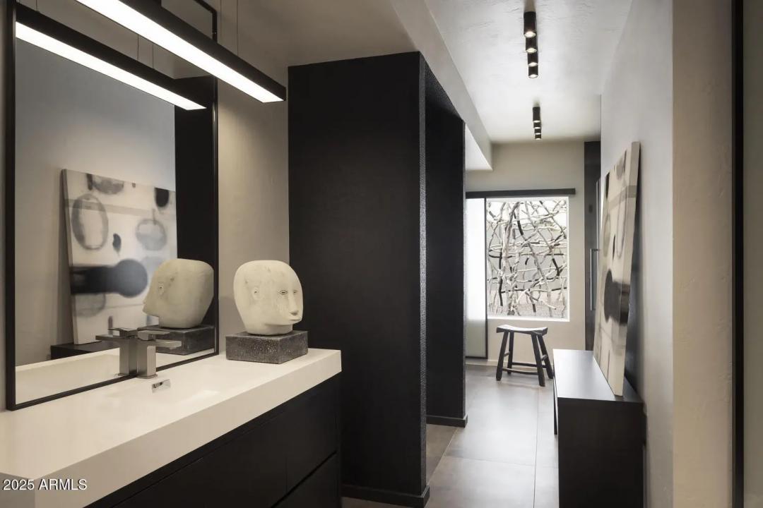 Real Estate Picture 18