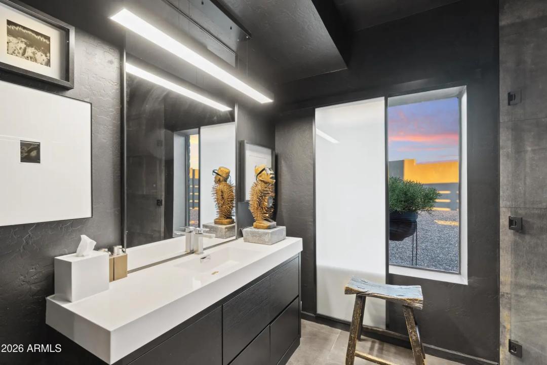 Real Estate Picture 42