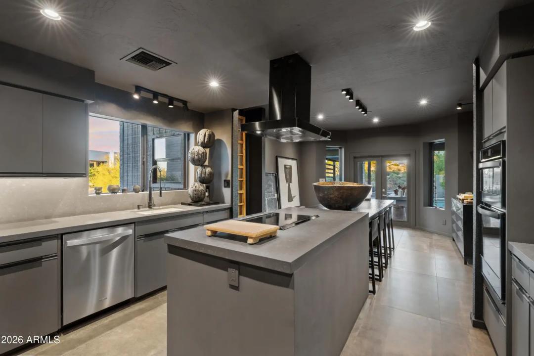 Real Estate Picture 33