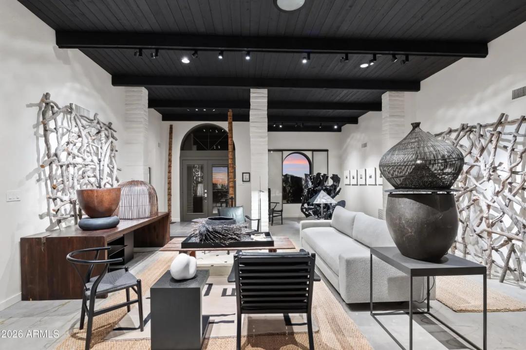 Real Estate Picture 16