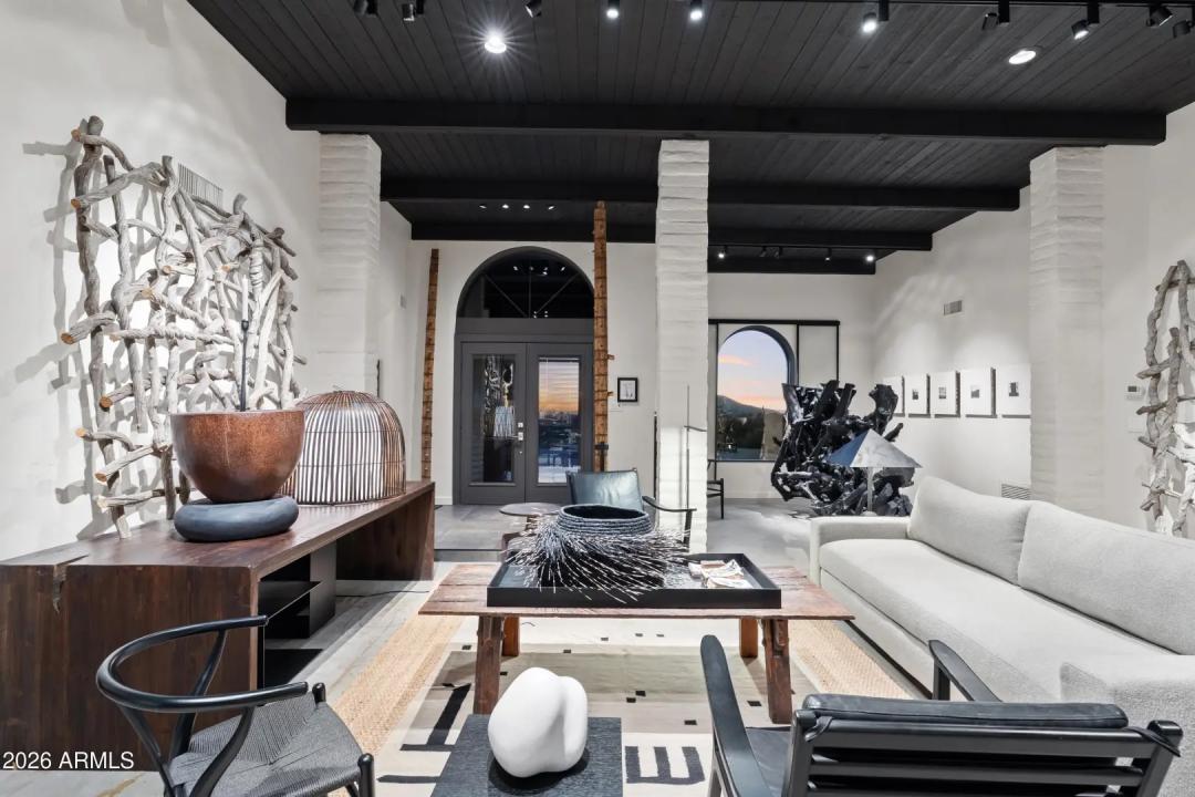 Real Estate Picture 14