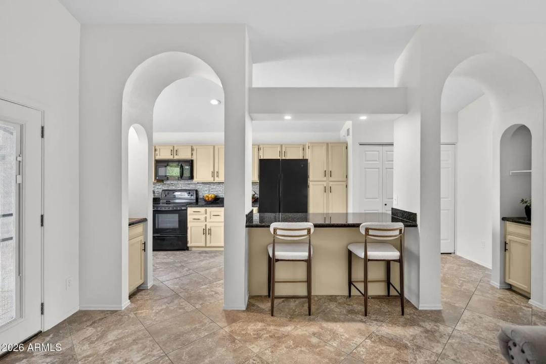 Real Estate Picture 7