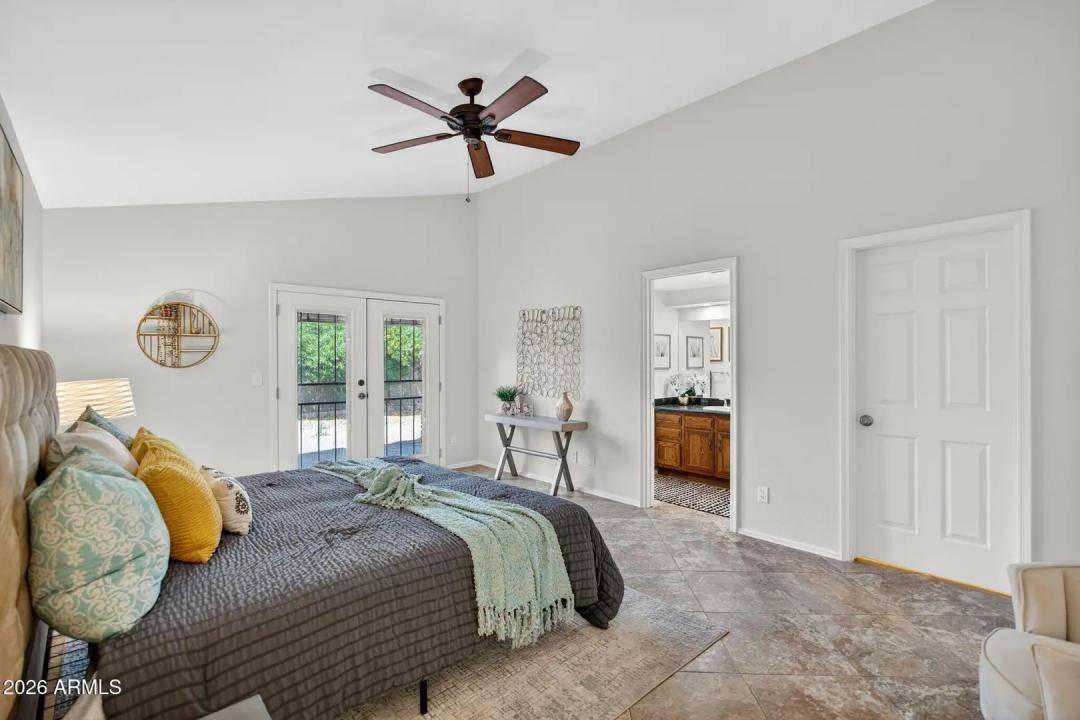 Real Estate Picture 12