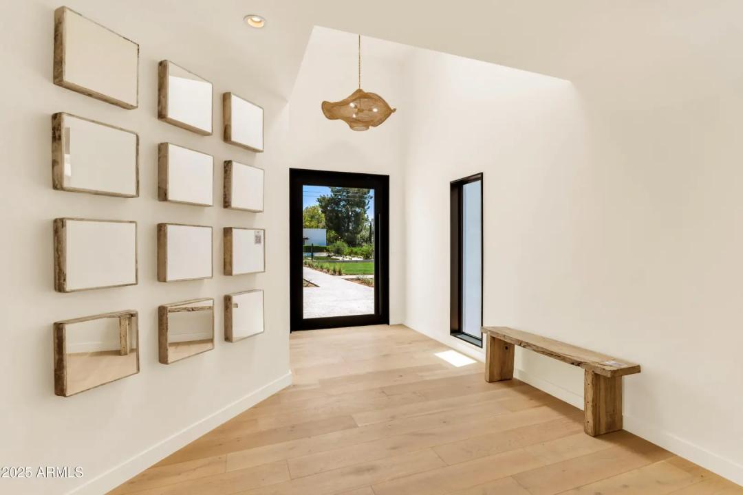 Real Estate Picture 8