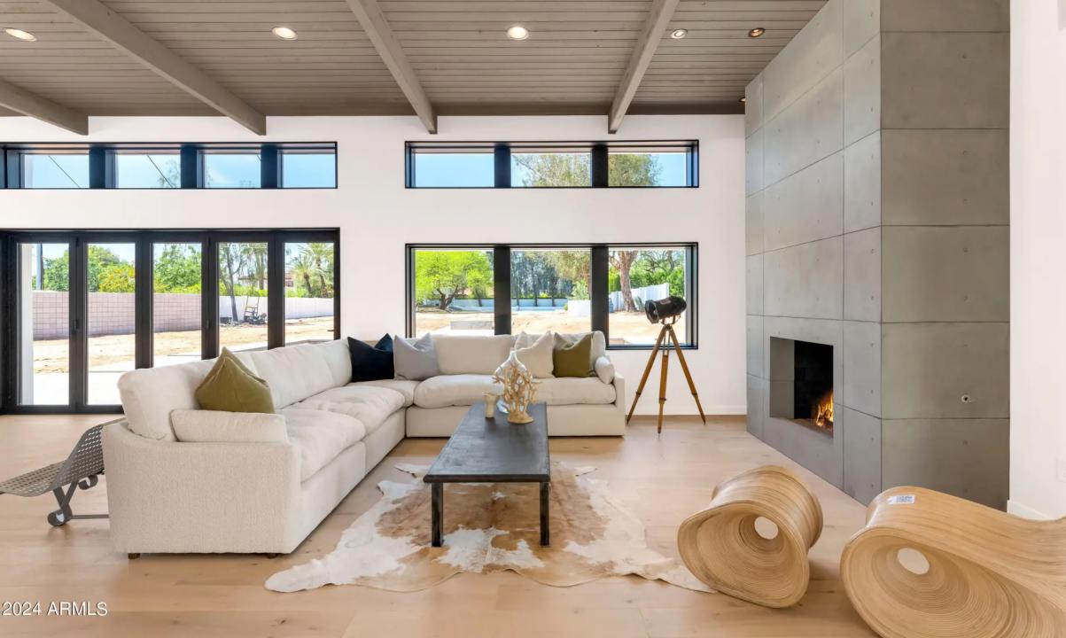 Real Estate Picture 14