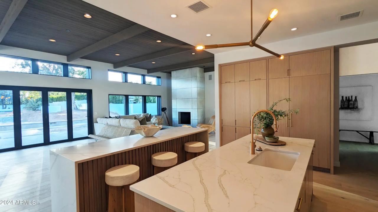 Real Estate Picture 18