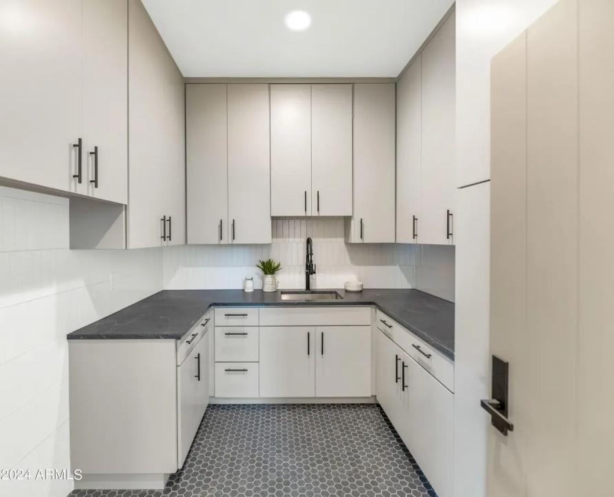 Real Estate Picture 30