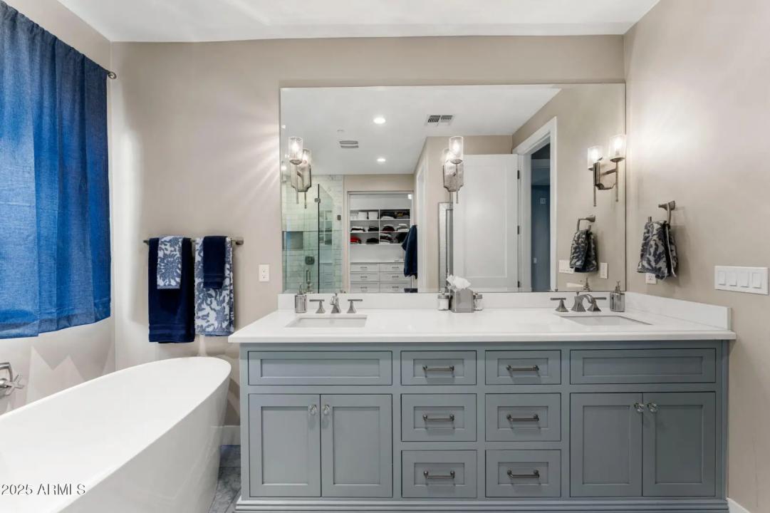 Real Estate Picture 11