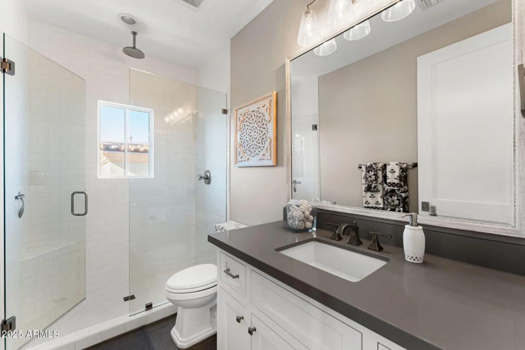 Real Estate Picture 16