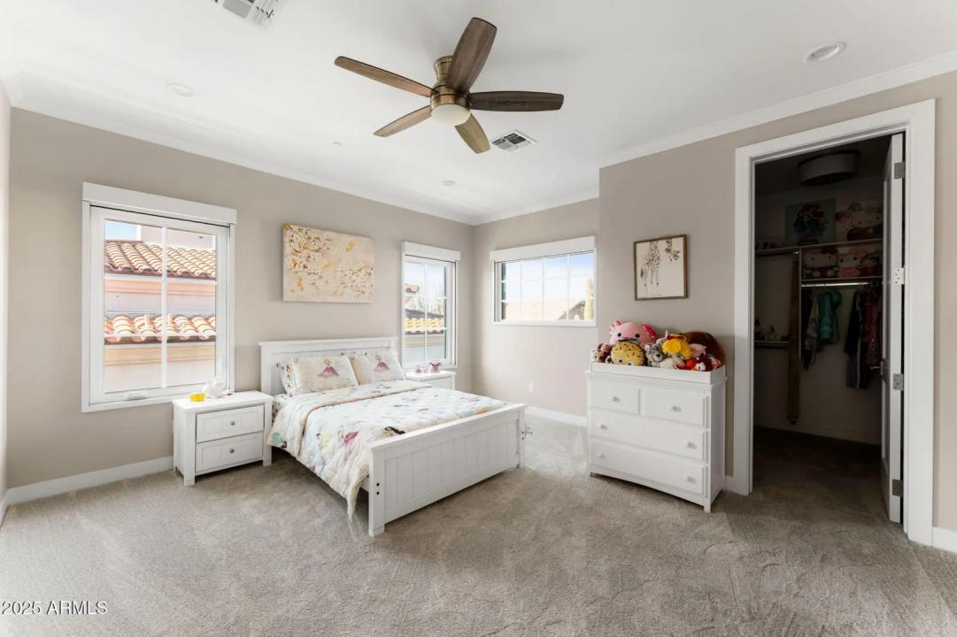 Real Estate Picture 24