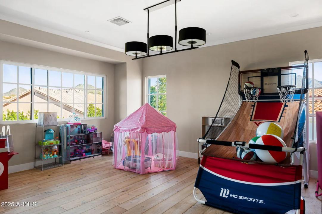 Real Estate Picture 22