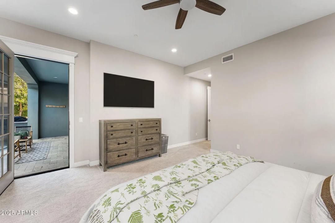 Real Estate Picture 10