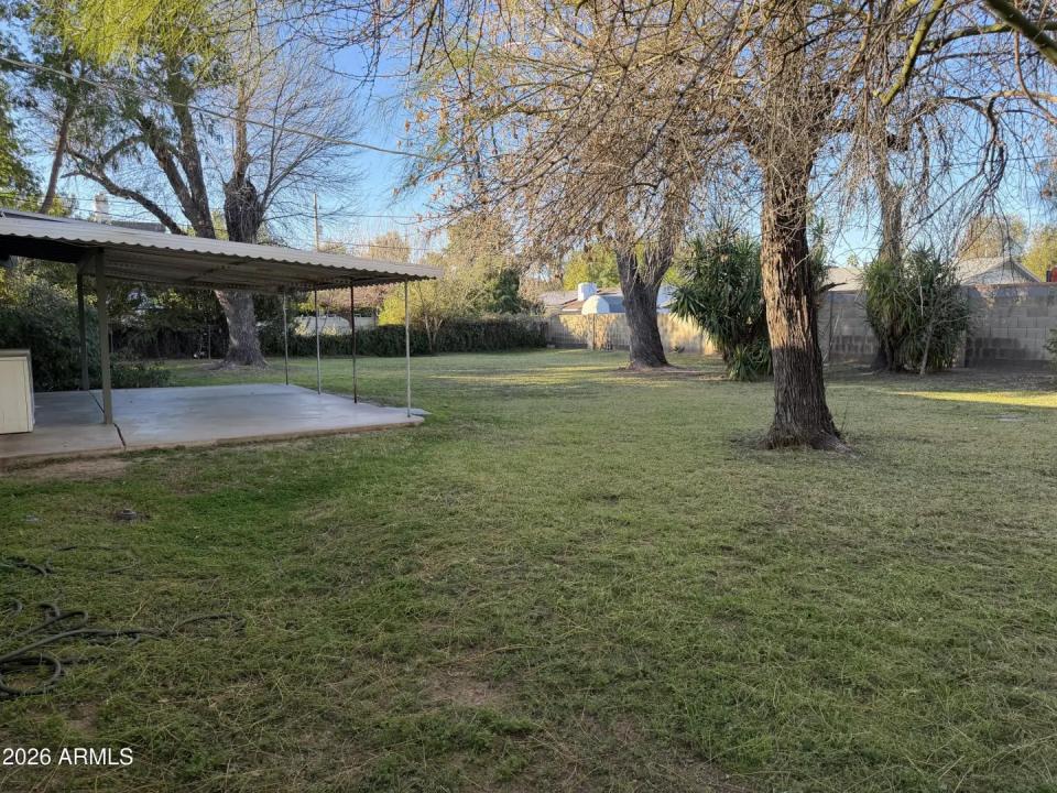 Real Estate Picture 4