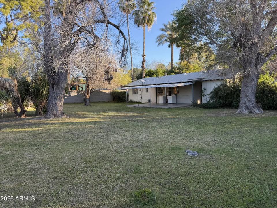 Real Estate Picture 3