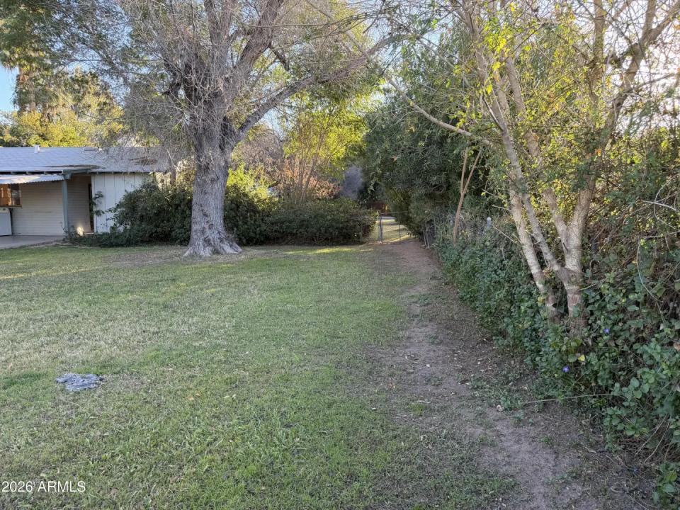 Real Estate Picture 7