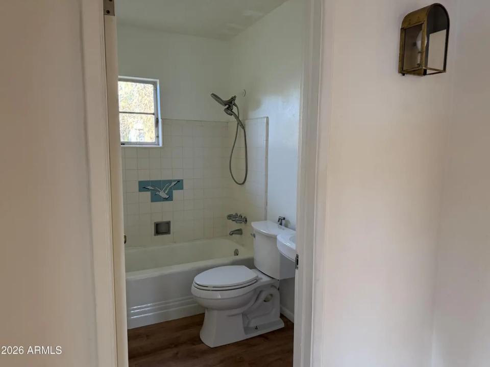 Real Estate Picture 15