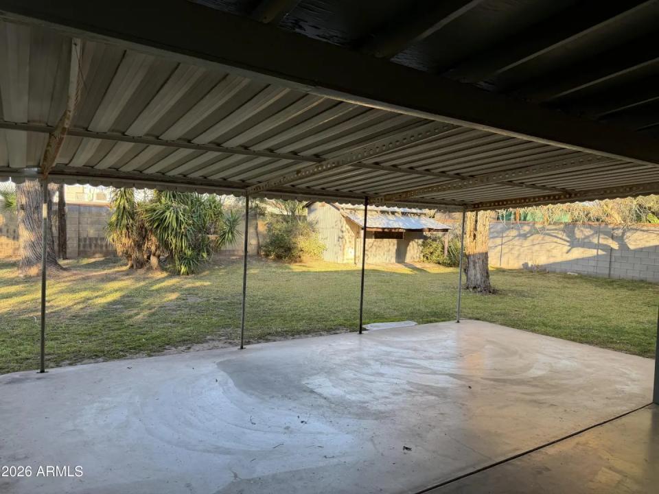 Real Estate Picture 5