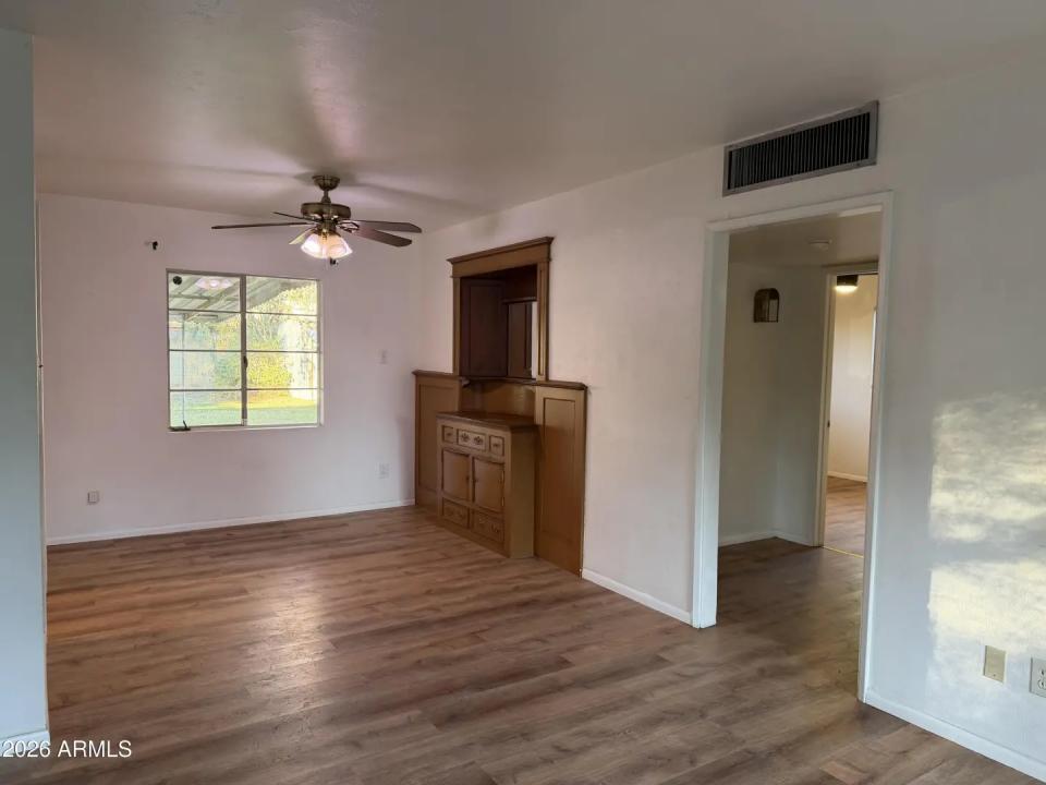 Real Estate Picture 12