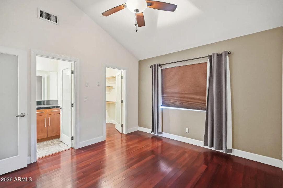 Real Estate Picture 10