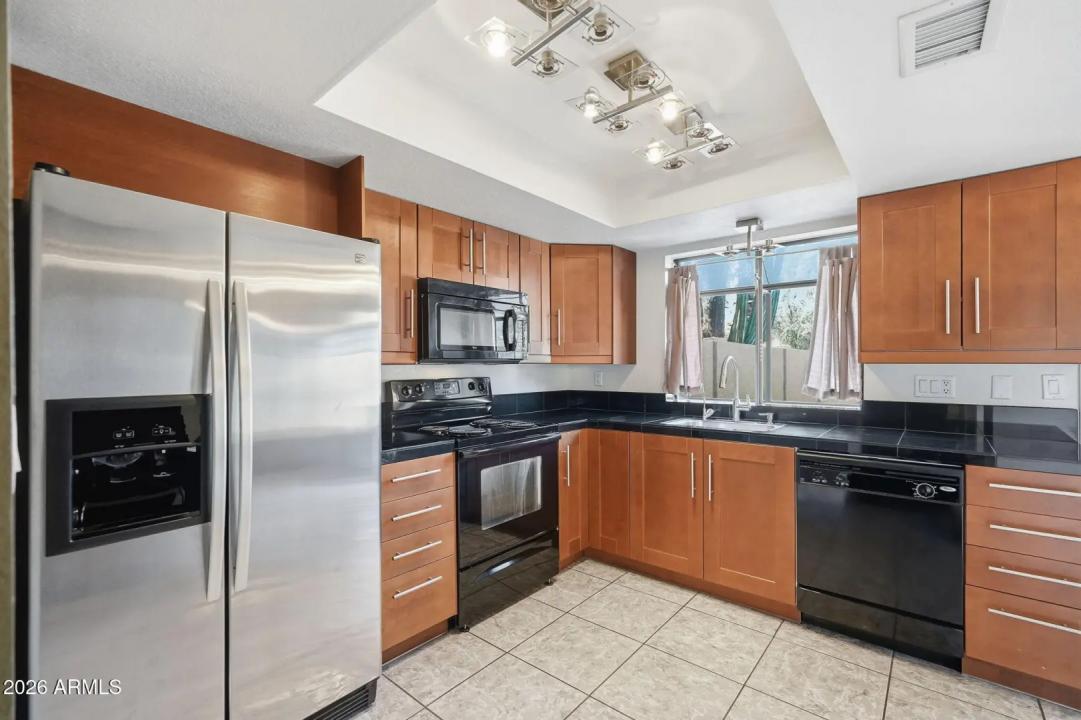 Real Estate Picture 3