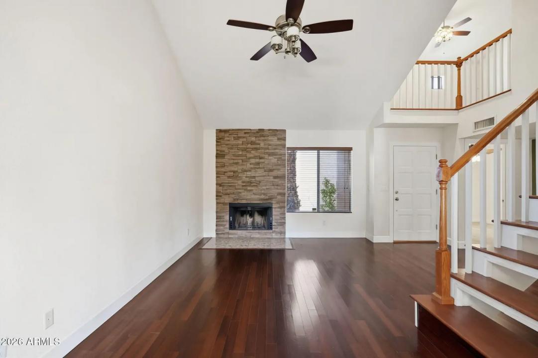 Real Estate Picture 7