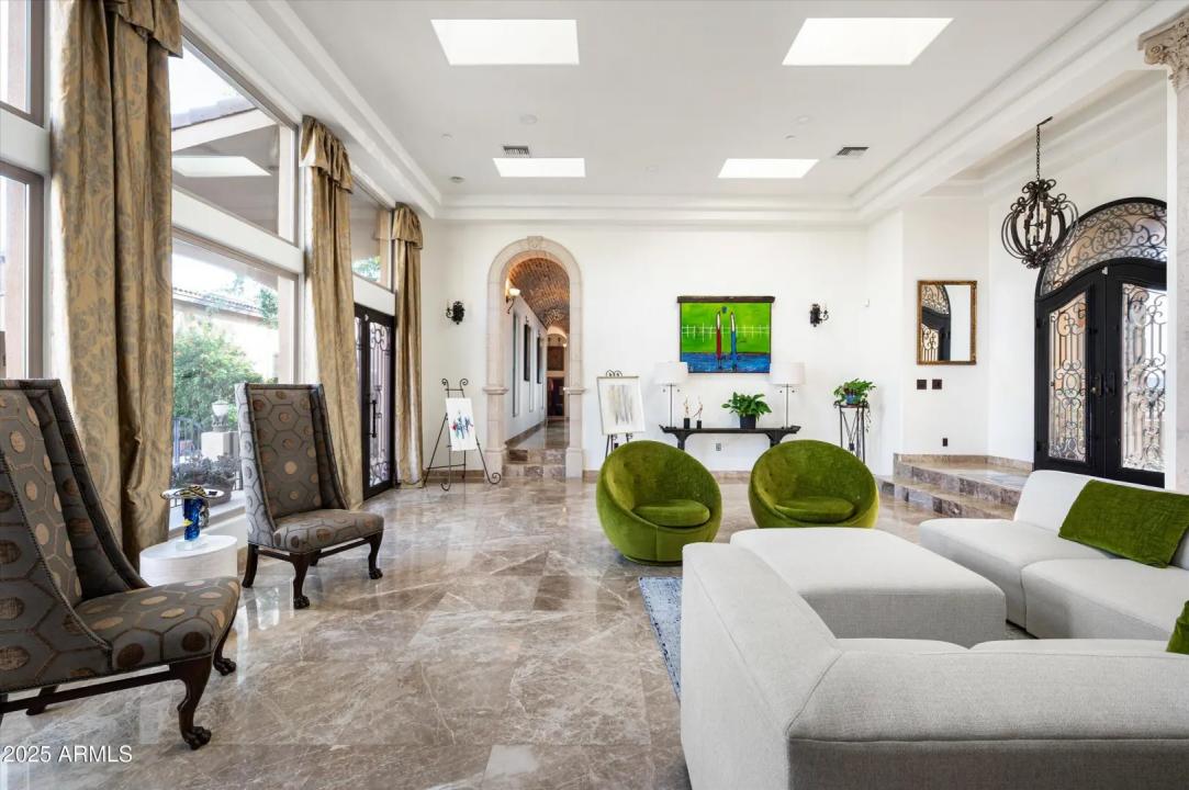 Real Estate Picture 15