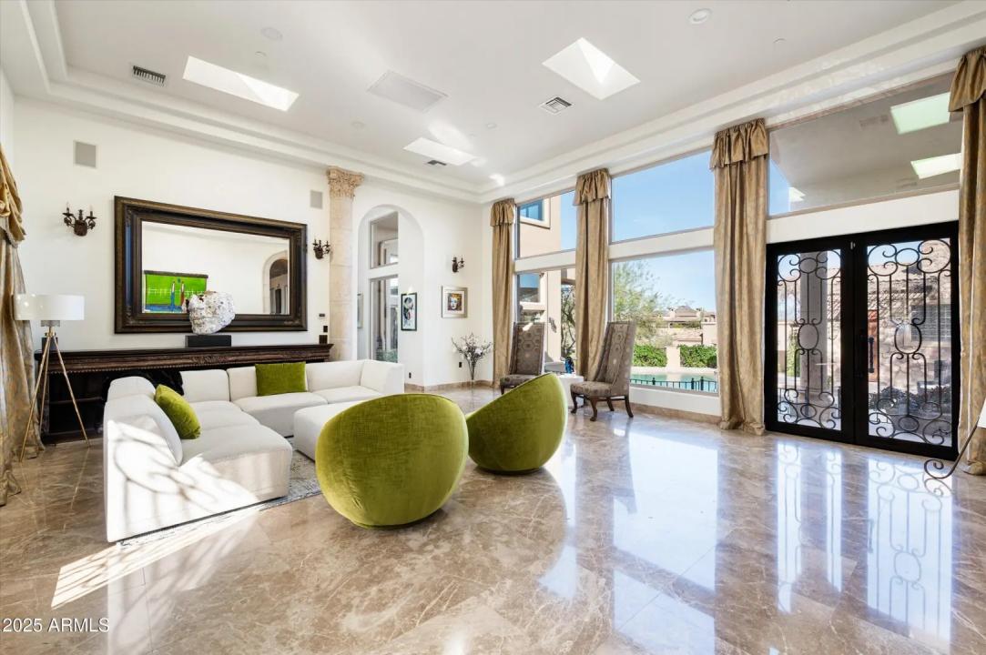 Real Estate Picture 16