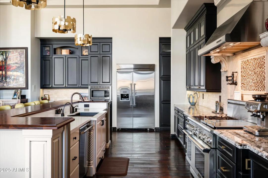 Real Estate Picture 13