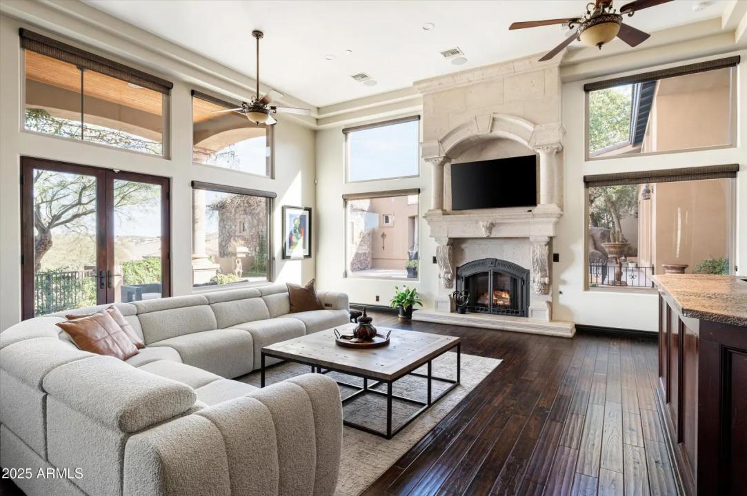 Real Estate Picture 7