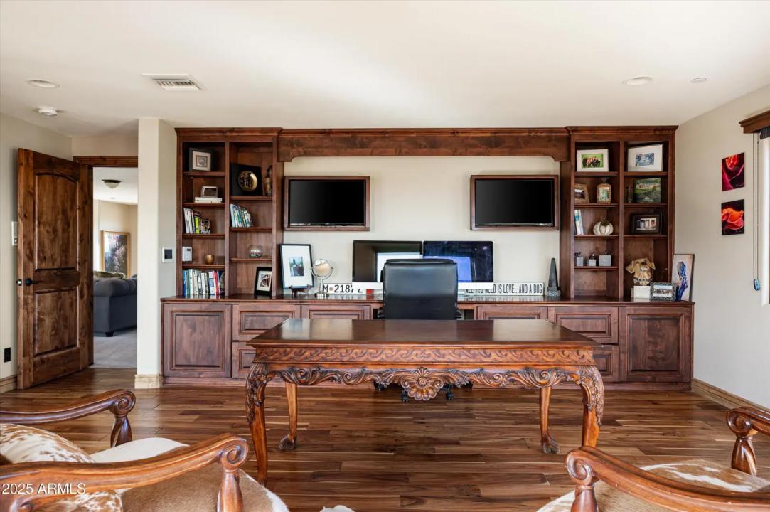 Real Estate Picture 30