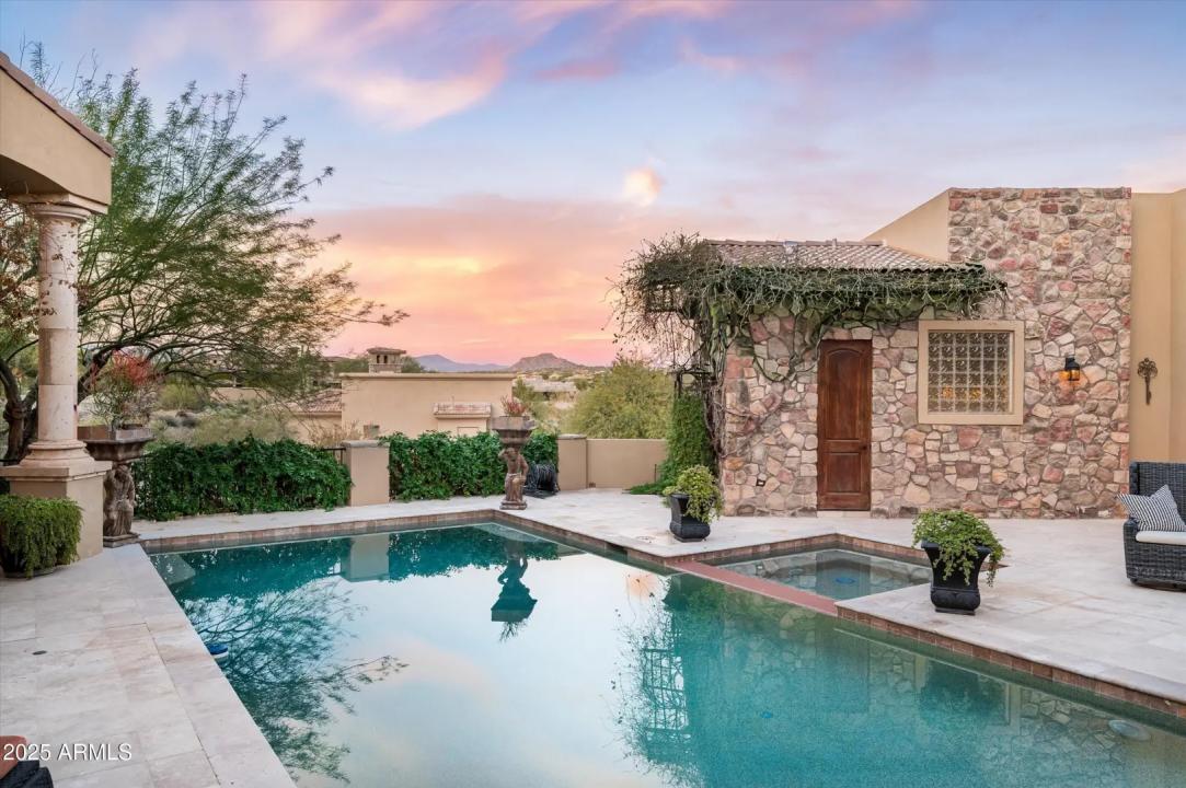 Real Estate Picture 4