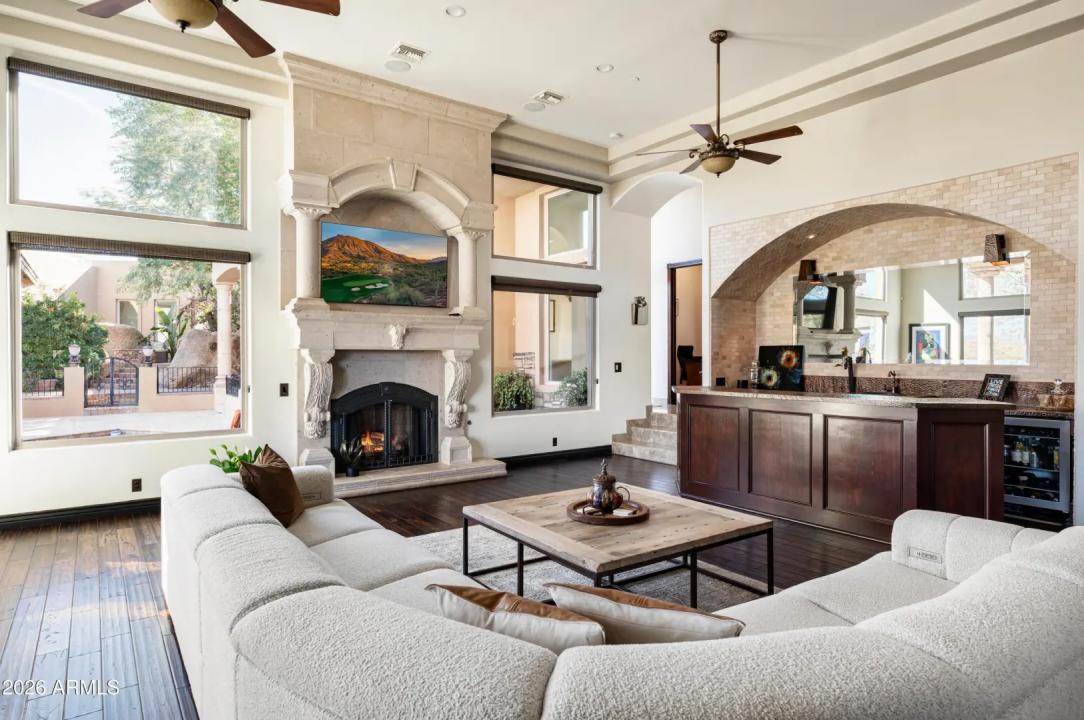 Real Estate Picture 8