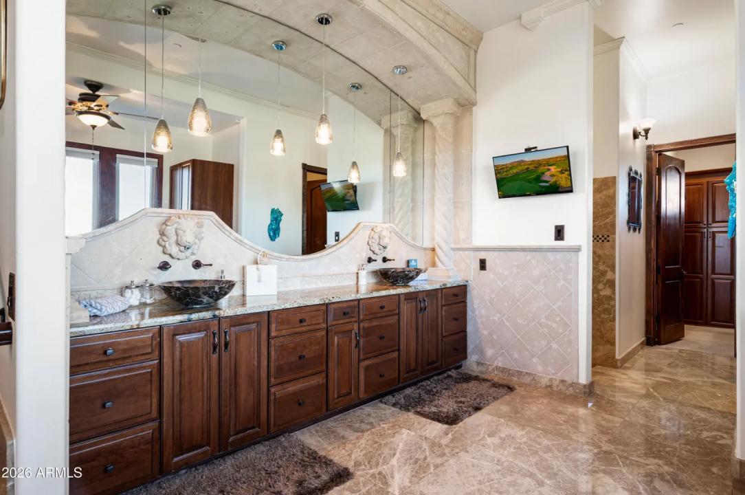 Real Estate Picture 22