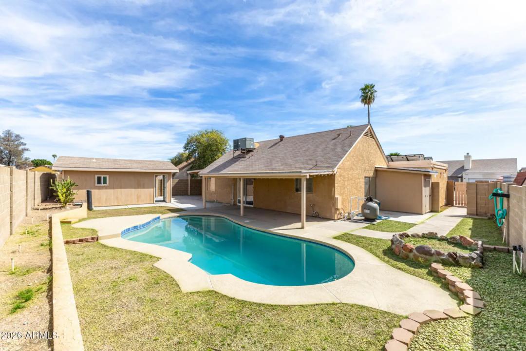 Real Estate Picture 14