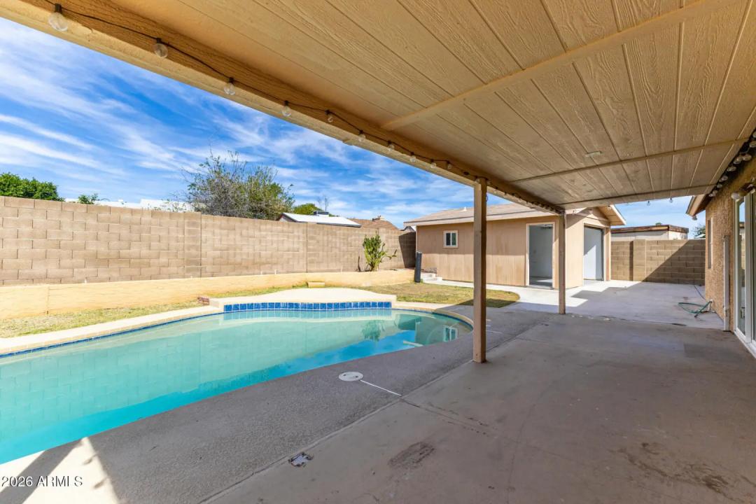 Real Estate Picture 15